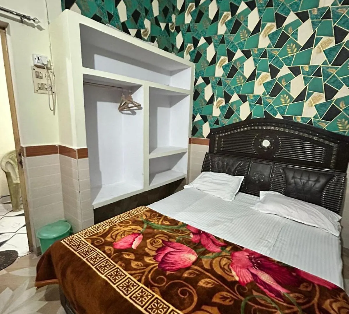 Narayana Stays Varanasi Pensión